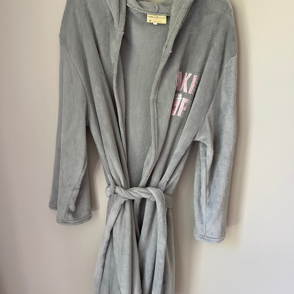 Grey bathrobe size 3x Bobbie and brooks
